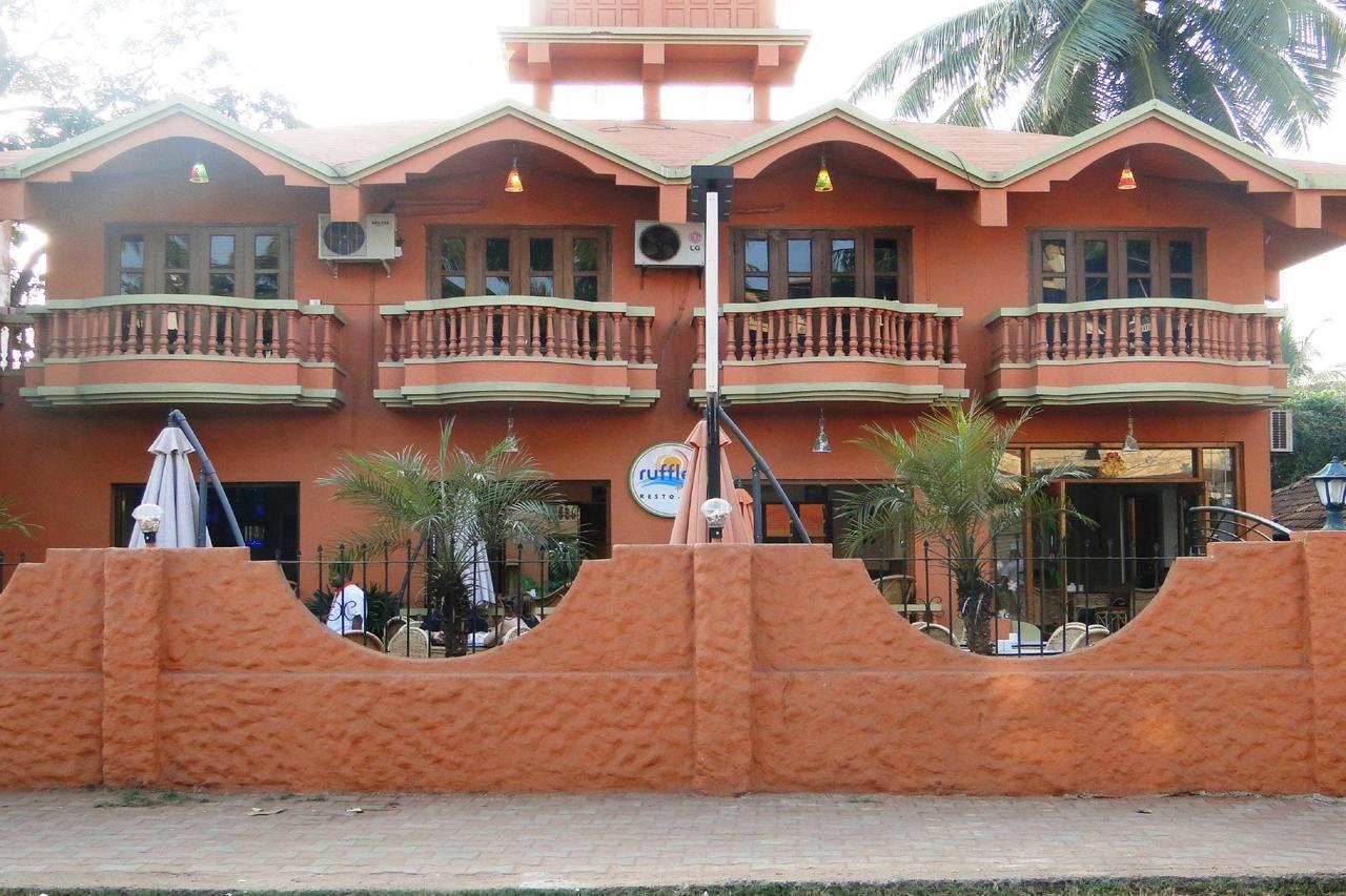Ruffles Beach Resort Candolim Exterior photo