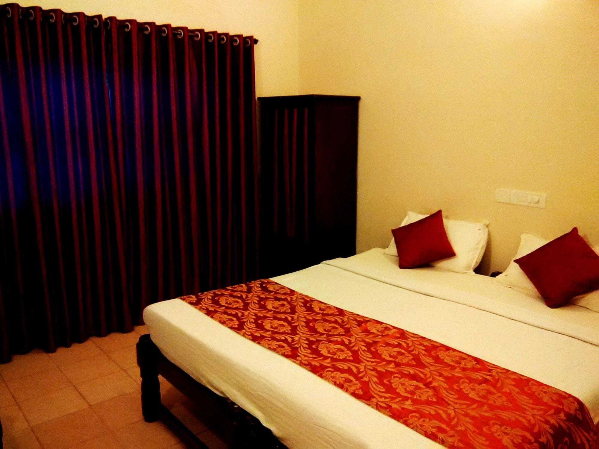 Ruffles Beach Resort Candolim Exterior photo