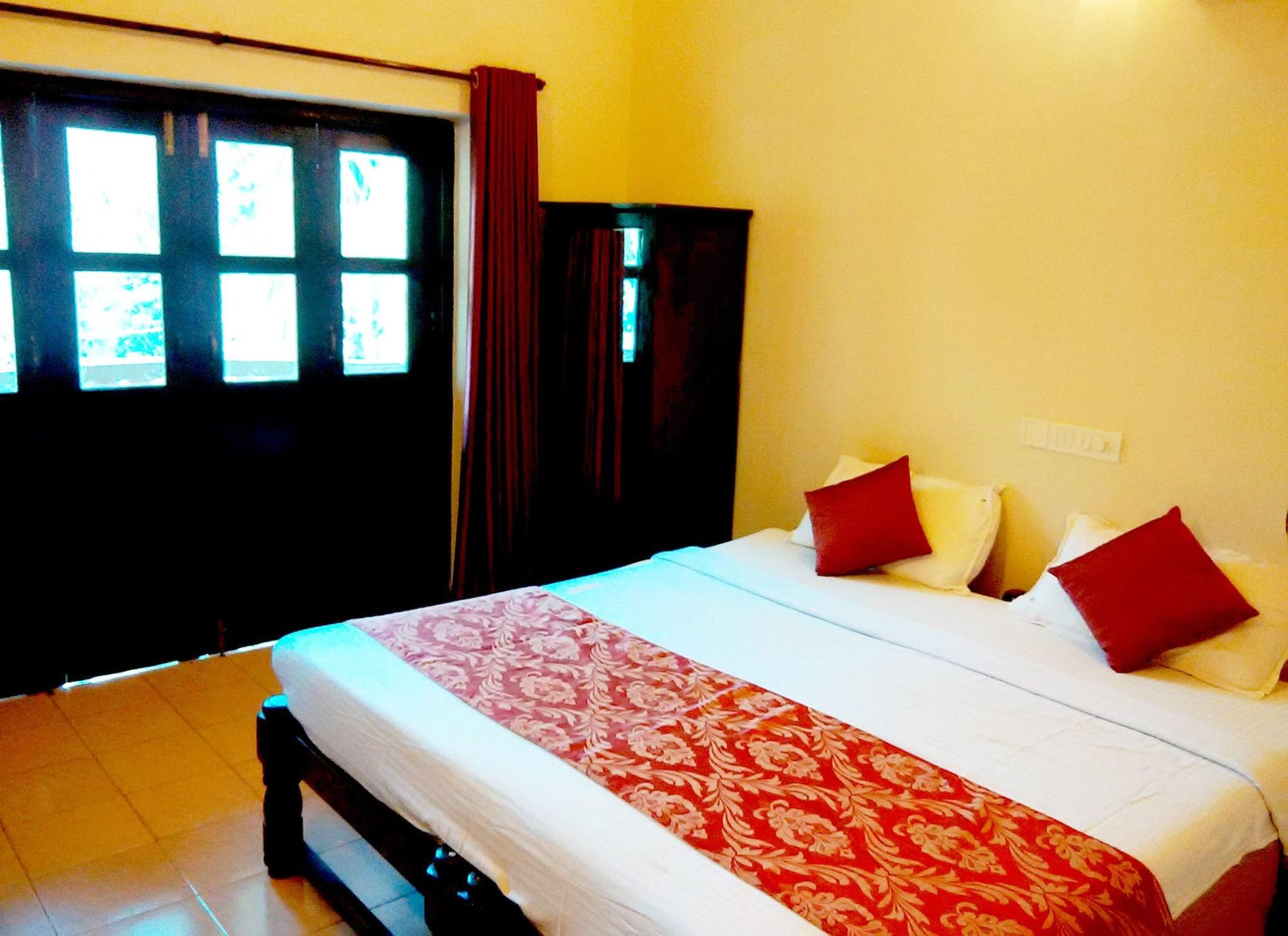 Ruffles Beach Resort Candolim Exterior photo