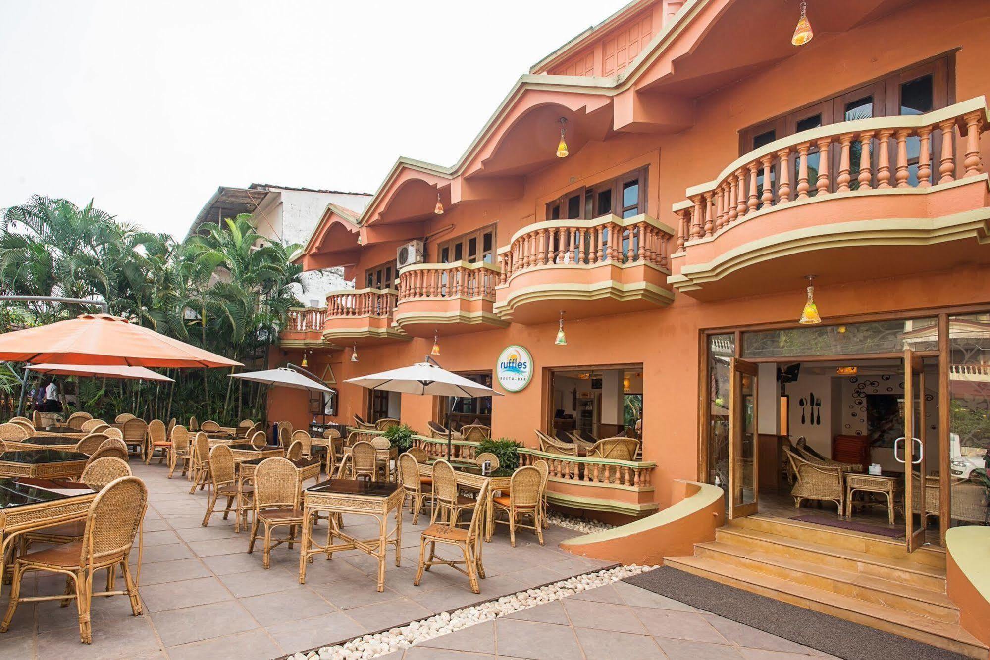 Ruffles Beach Resort Candolim Exterior photo