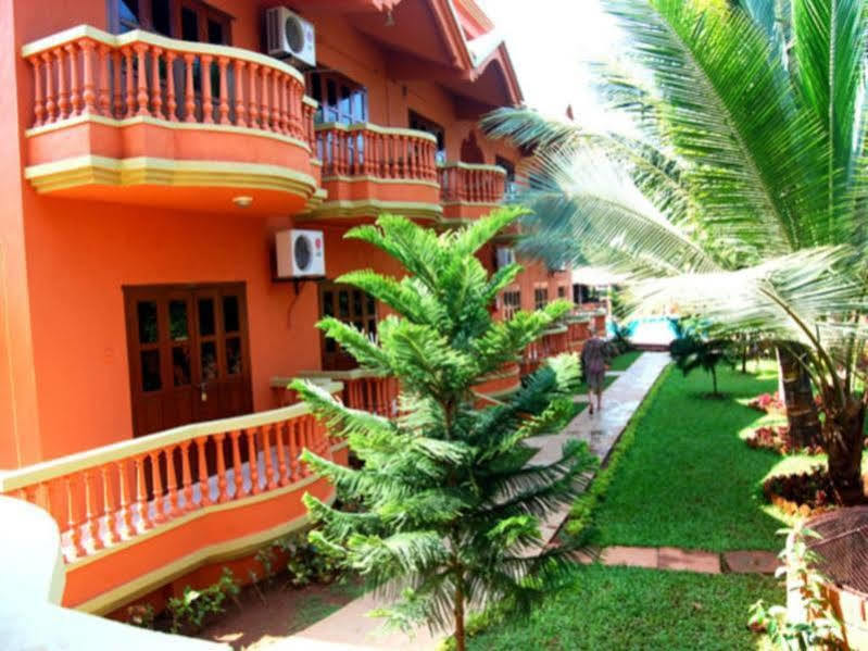 Ruffles Beach Resort Candolim Exterior photo