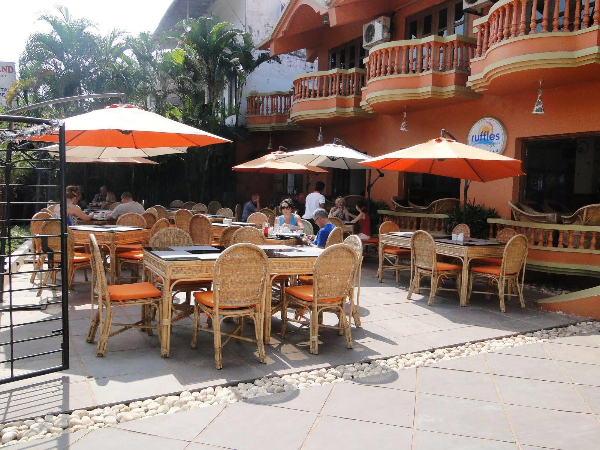 Ruffles Beach Resort Candolim Exterior photo