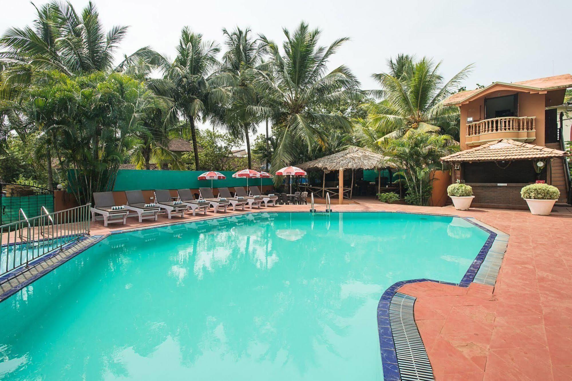Ruffles Beach Resort Candolim Exterior photo