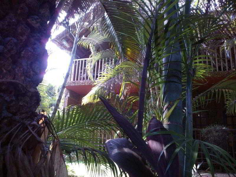 Ruffles Beach Resort Candolim Exterior photo